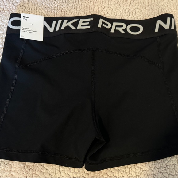 Women’s black Nike Pro shorts - Picture 7 of 7